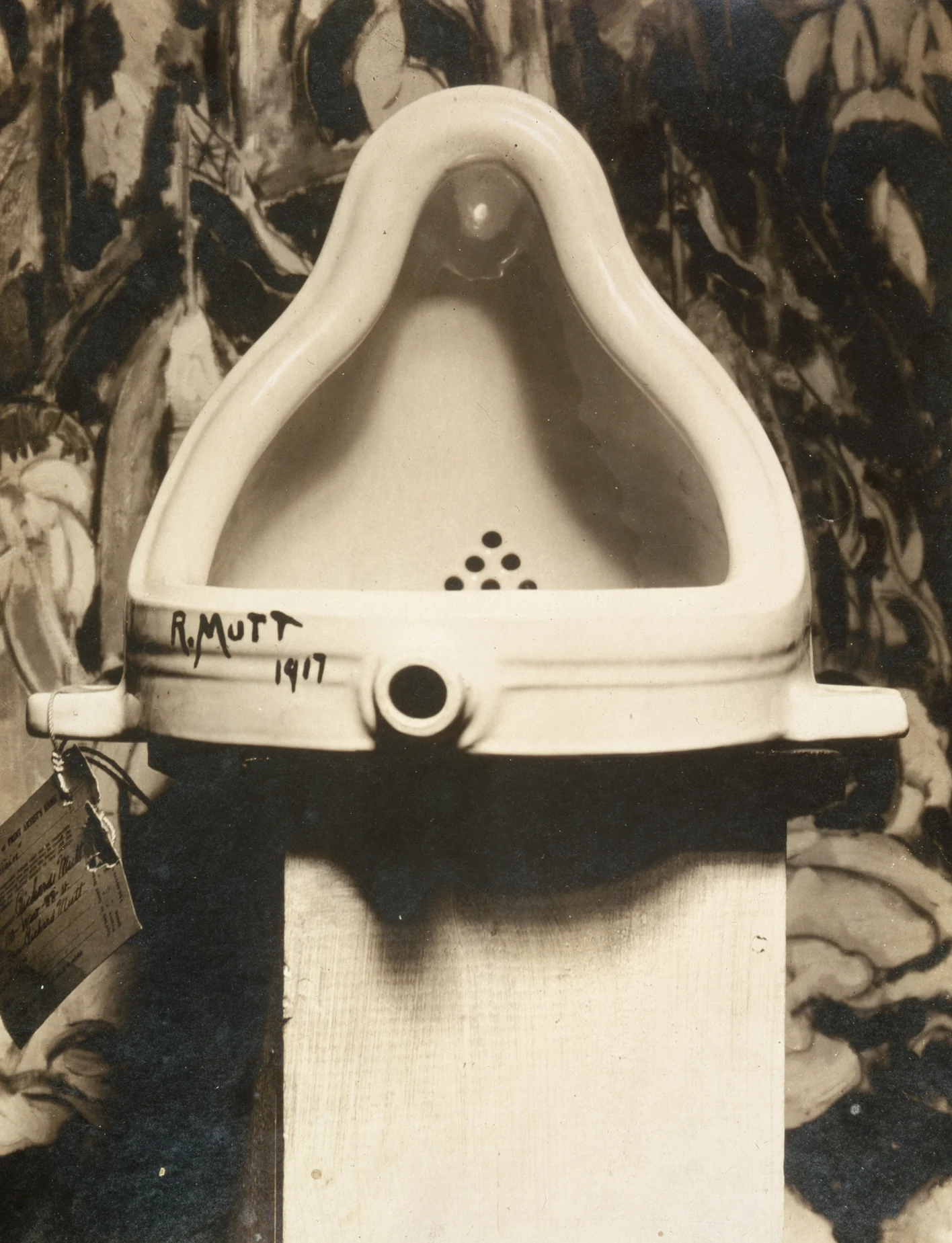 Duchamp’s “Fountain” in Stieglitz’s photograph: here price, rarity and reputation finally came away from the object itself