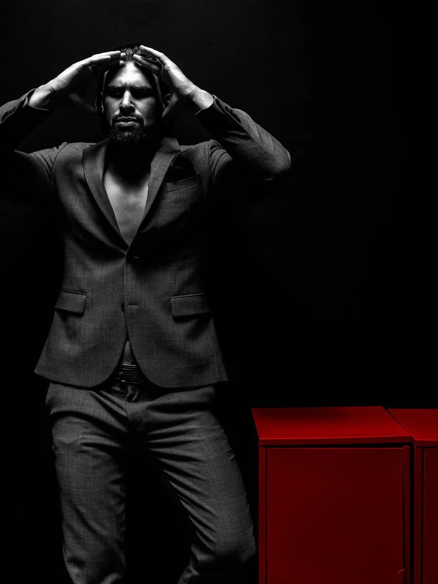 Fashion Noir: frame 3