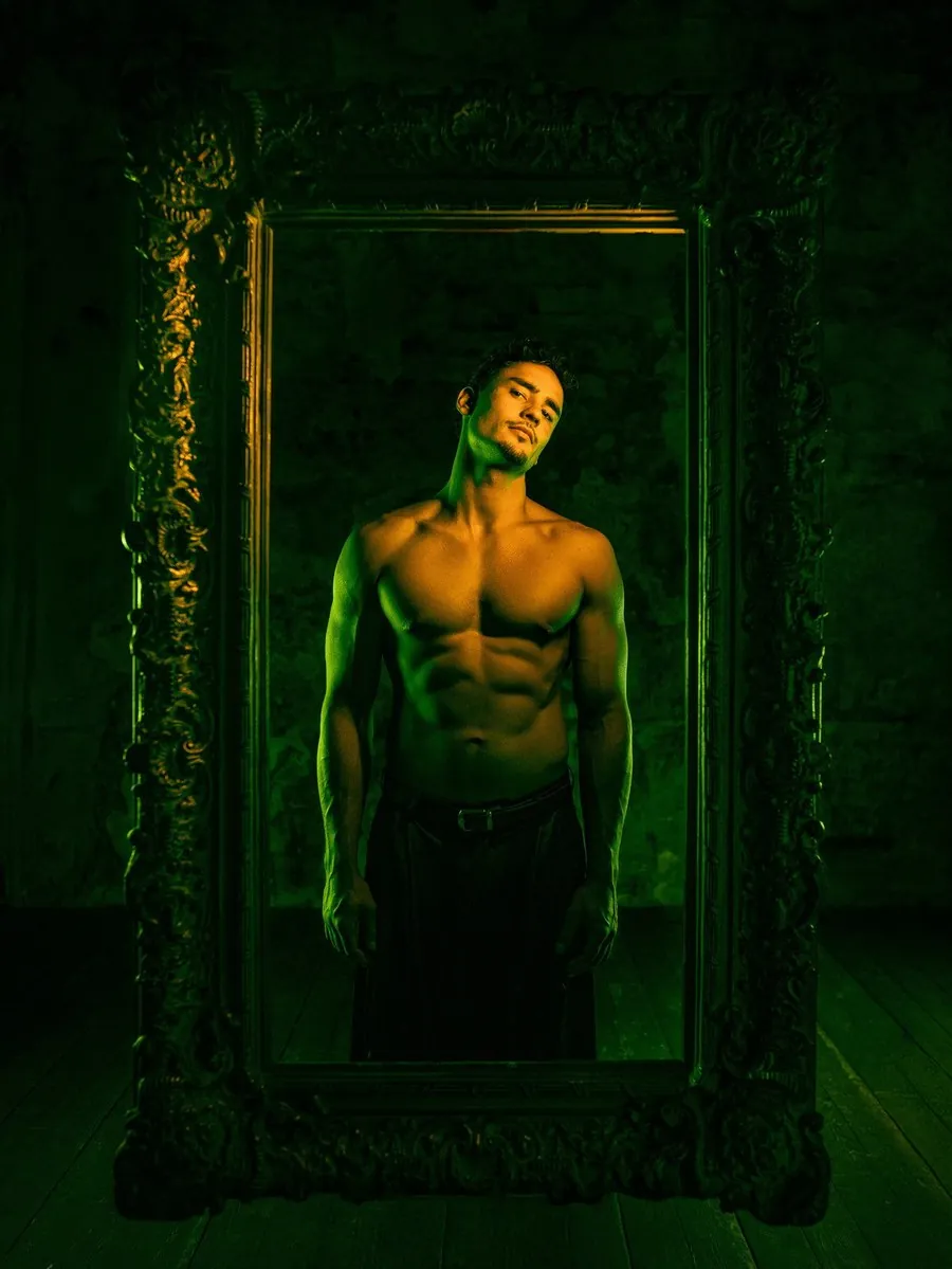 The Silence of the Portrait: frame 8